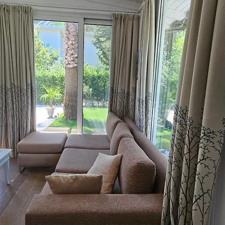 E5 Villa Durrës